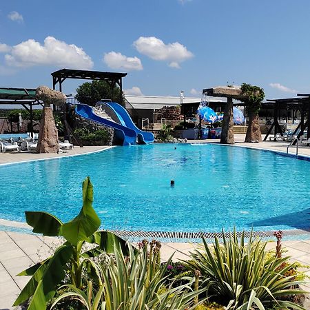 "Poseidon" Centar Aparthotel Stari Banovci Exterior foto