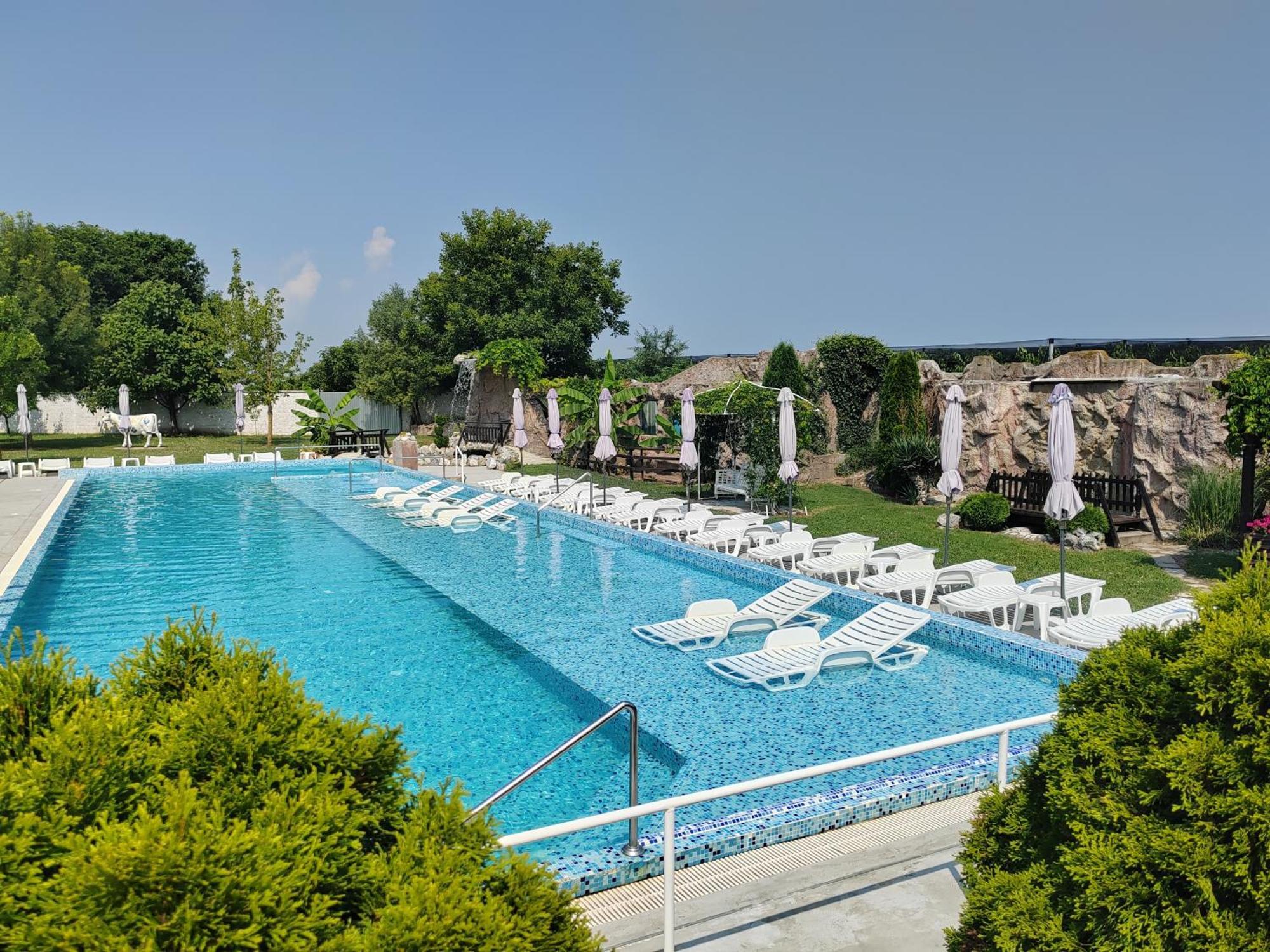 "Poseidon" Centar Aparthotel Stari Banovci Exterior foto
