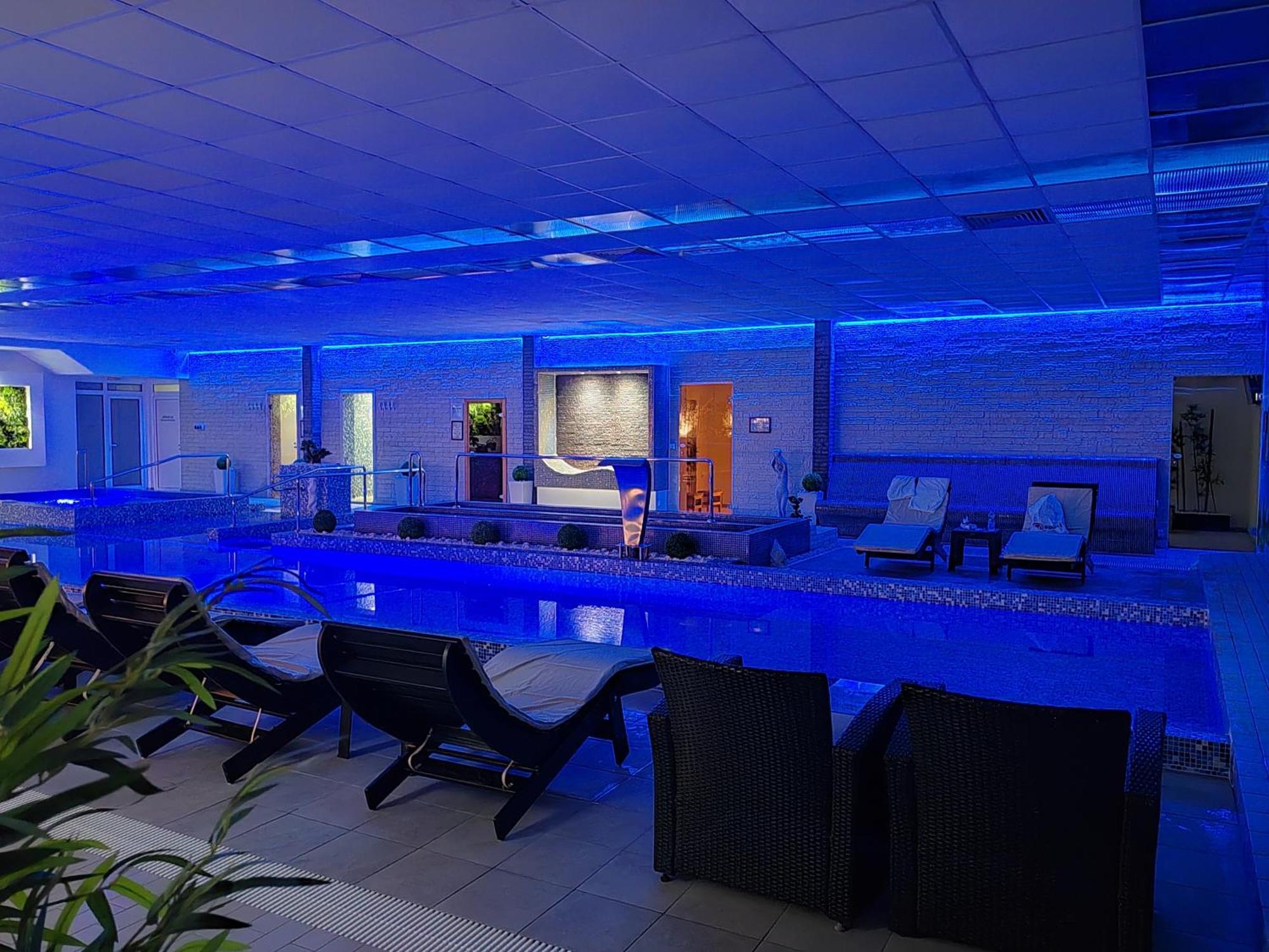 "Poseidon" Centar Aparthotel Stari Banovci Exterior foto