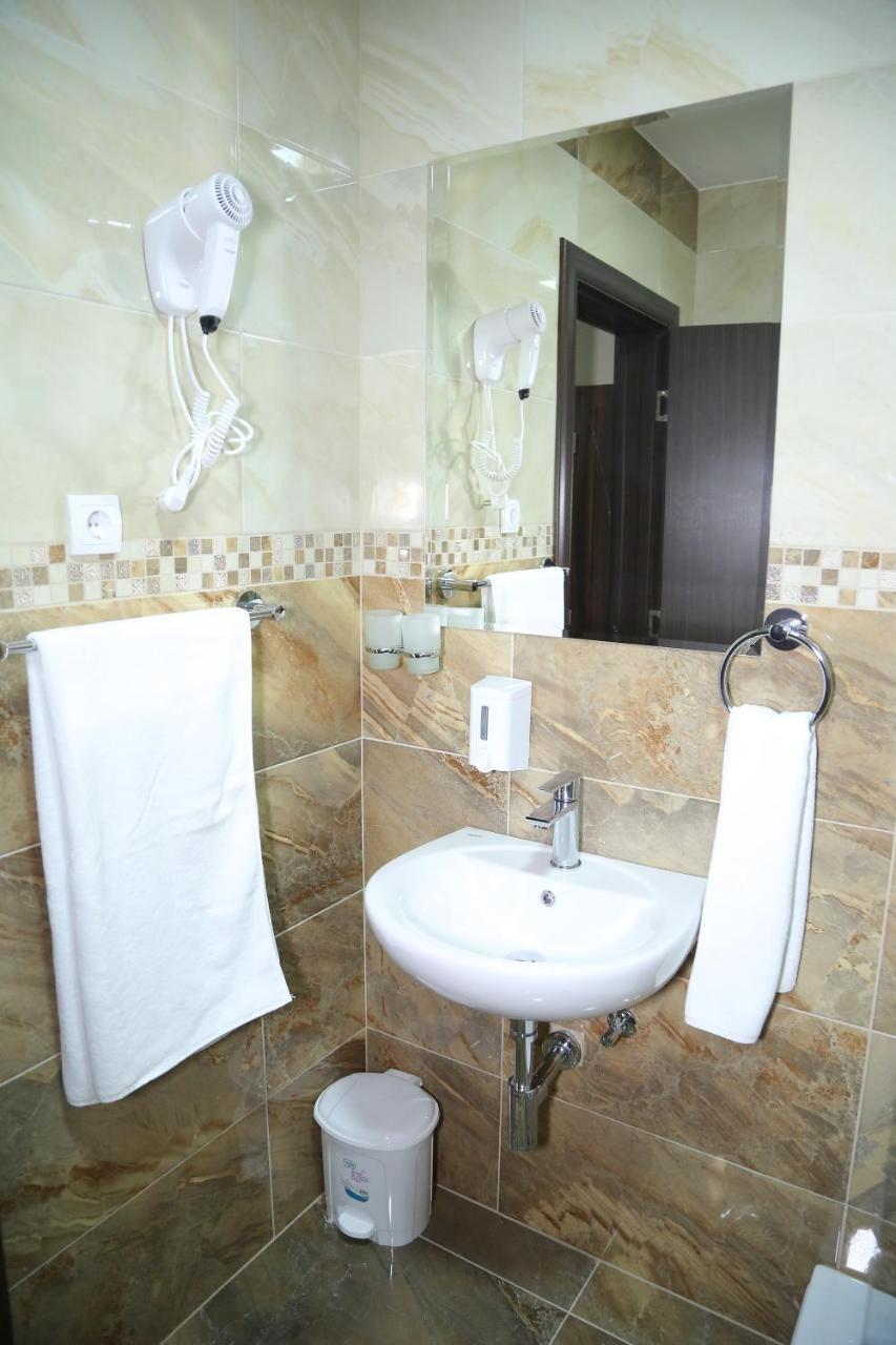 "Poseidon" Centar Aparthotel Stari Banovci Exterior foto